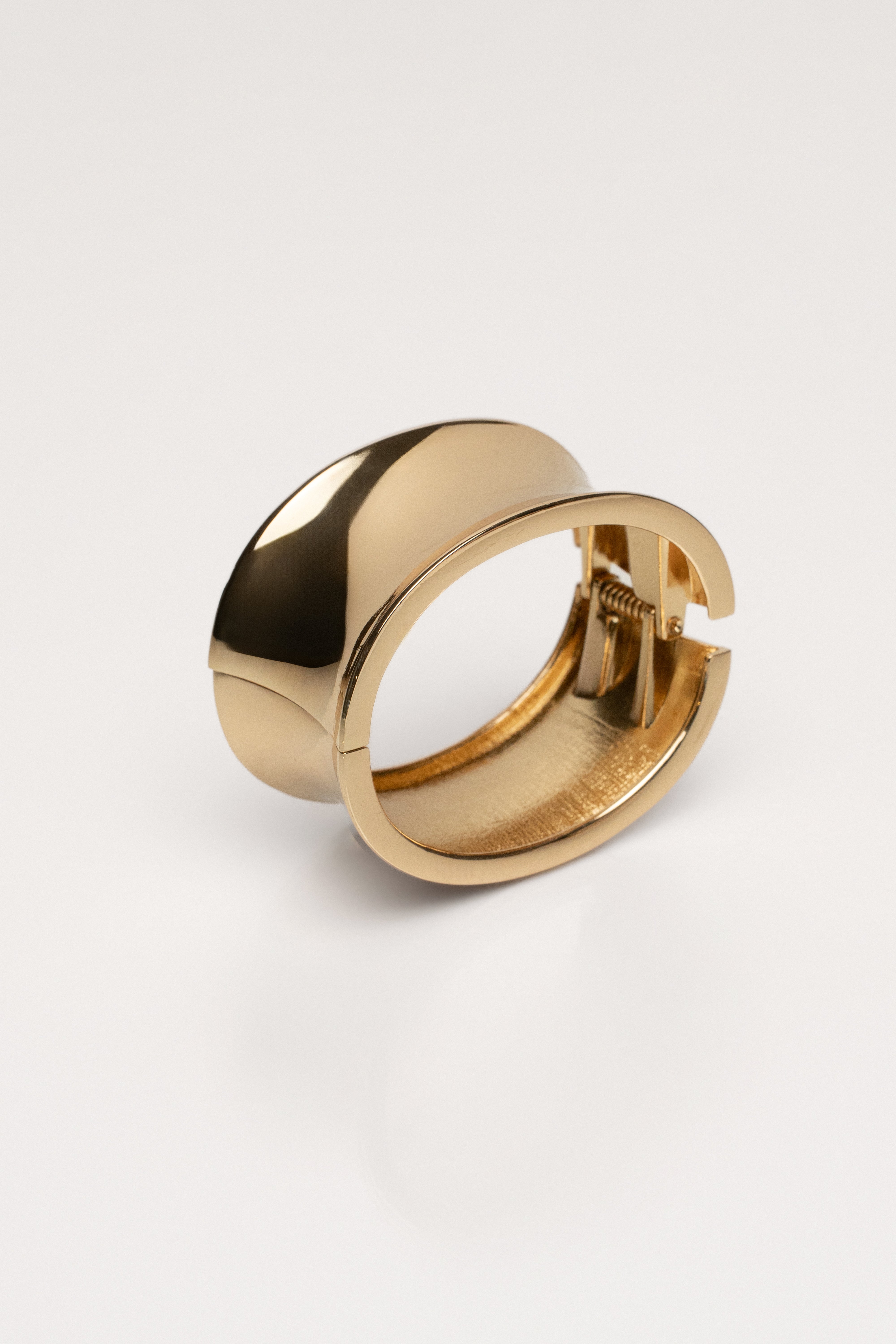 Gold Kelly Hinge Bracelet